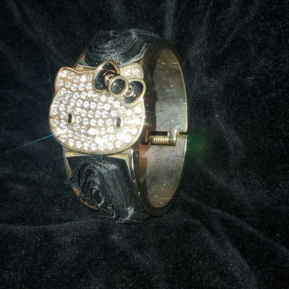 SANRIO HK1727J Hello Kitty Hidden Watch Goldtone Black Roses Bangle Bracelet - Picture 2 of 8